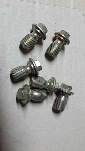 مسمار قاعدة كربرتير 123 نحاس