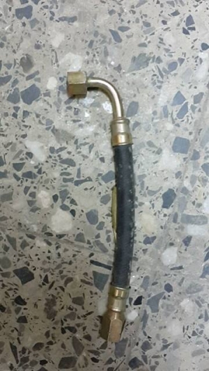 خرطوم بنزين بالاكور معوج